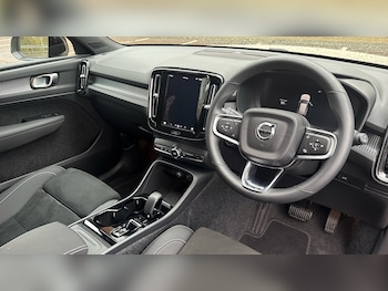 Used Volvo XC40 2025 for sale - 76718793: Photo