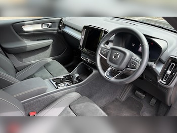 Used Volvo XC40 2026 for sale - 79380450: Photo