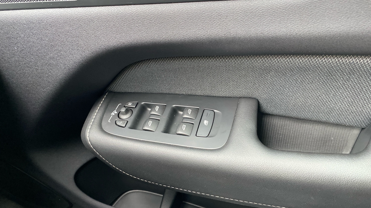 Used Volvo XC60 2021 for sale - 76653250: Photo 28