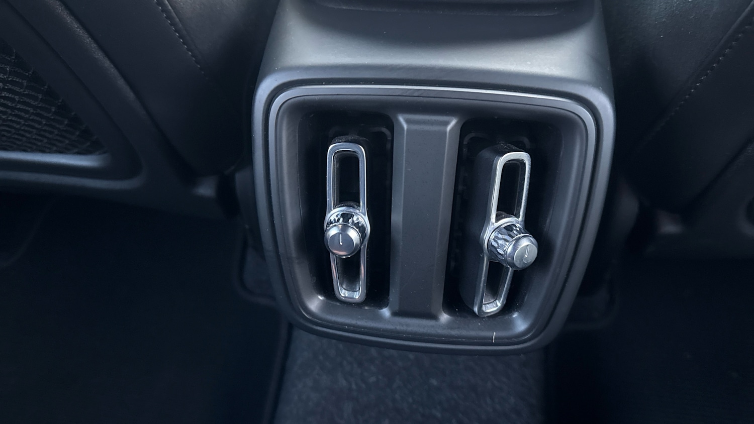 Used Volvo XC40 2021 for sale - 76979302: Photo 24