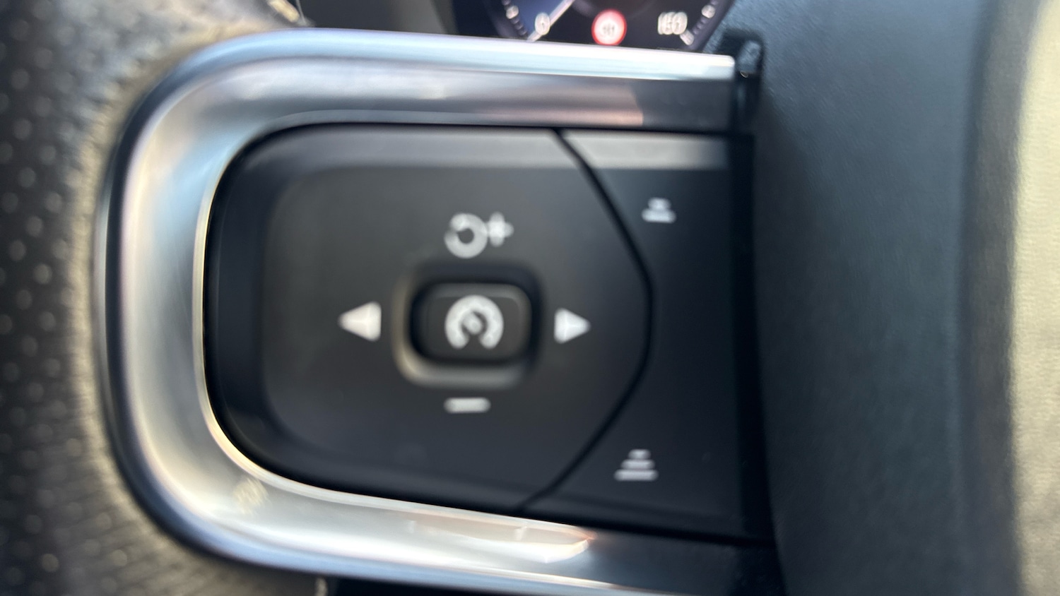 Used Volvo XC40 2021 for sale - 76979302: Photo 28