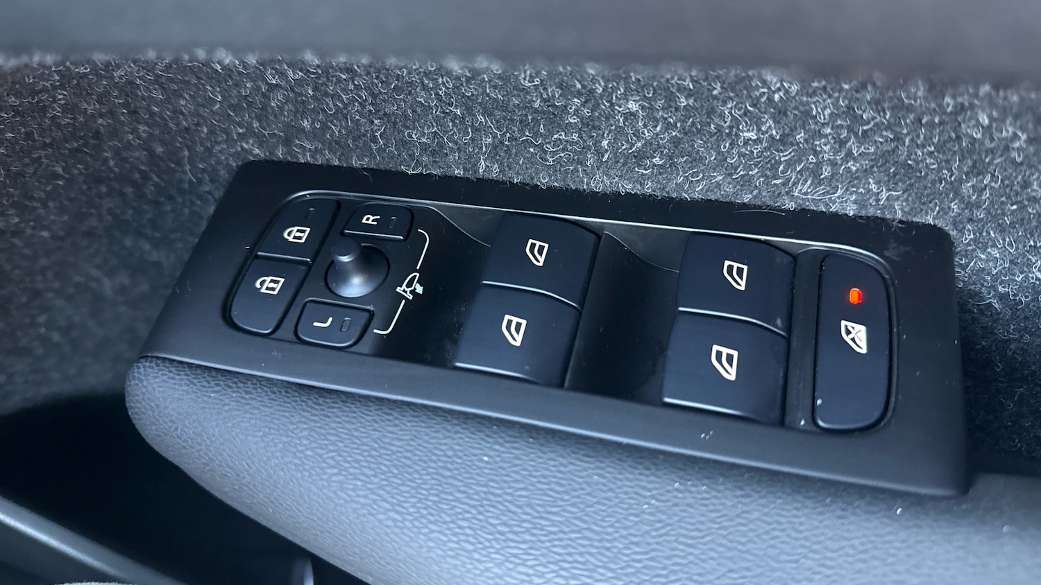 Used Volvo XC40 2021 for sale - 76979302: Photo 30