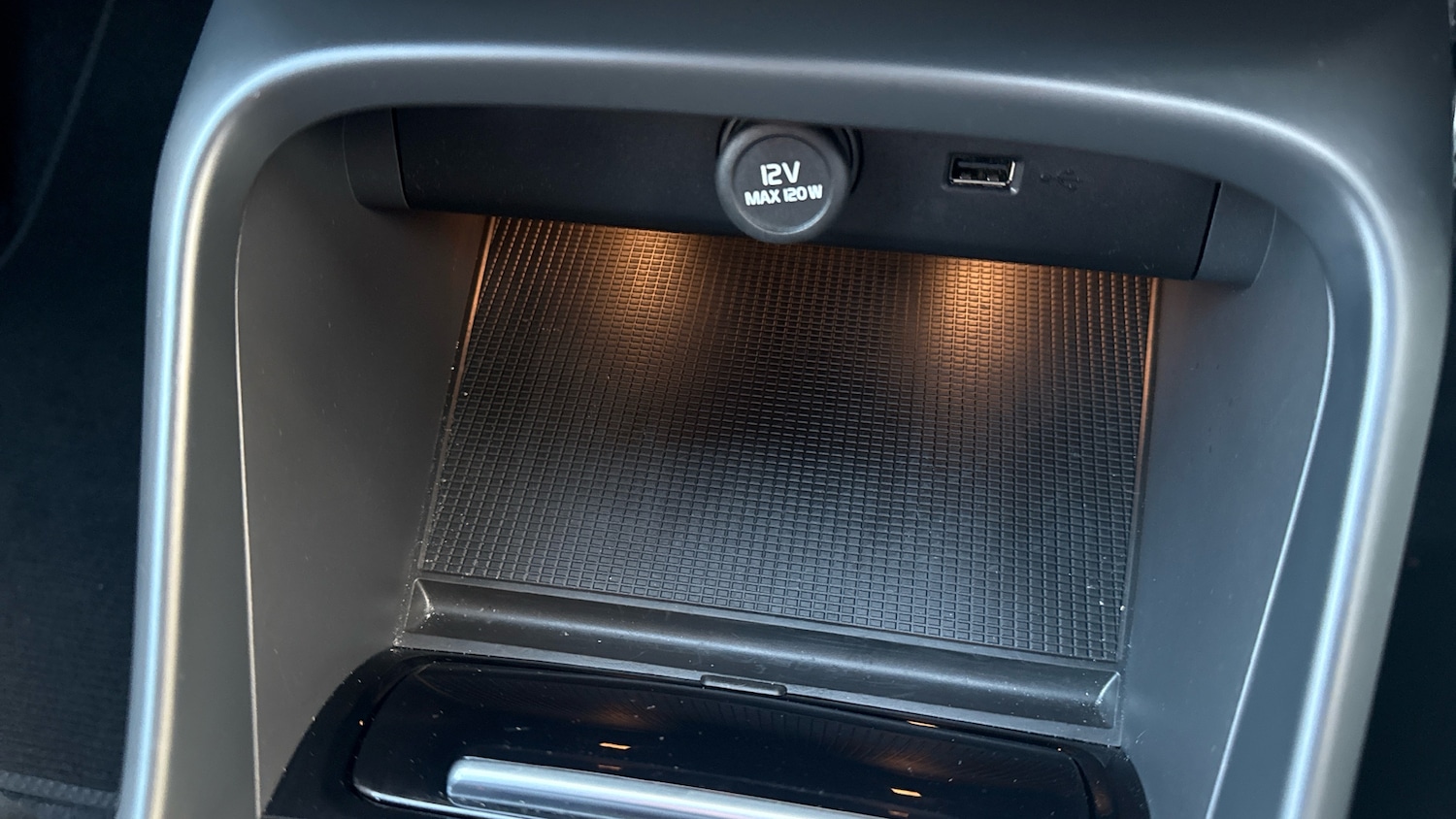 Used Volvo XC40 2021 for sale - 76979302: Photo 40