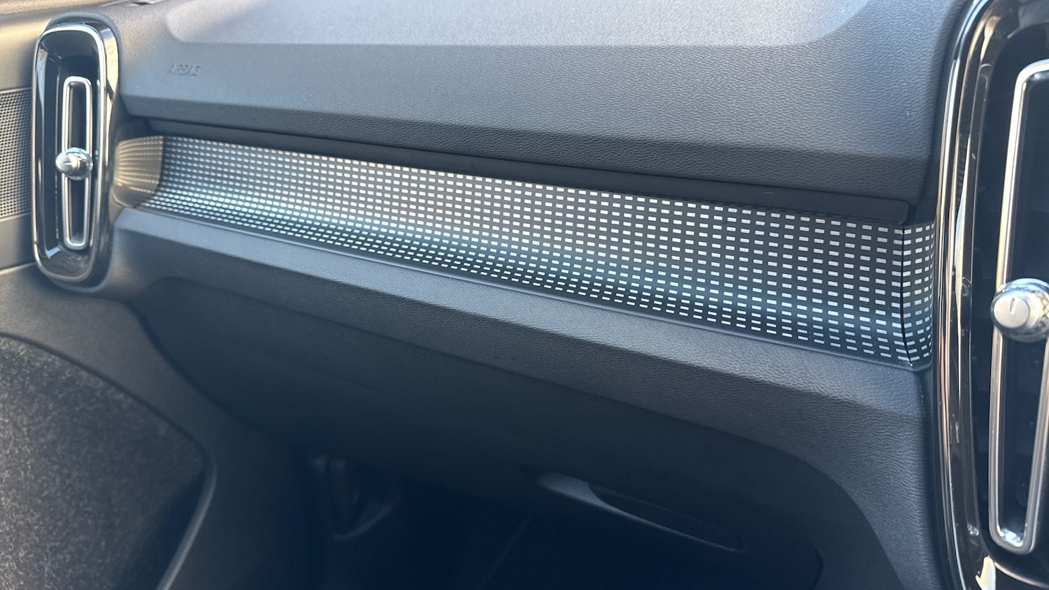 Used Volvo XC40 2021 for sale - 76979302: Photo 45