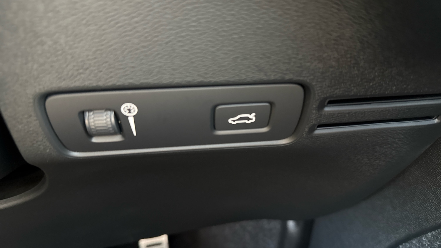 Used Volvo XC40 2021 for sale - 76979302: Photo 56