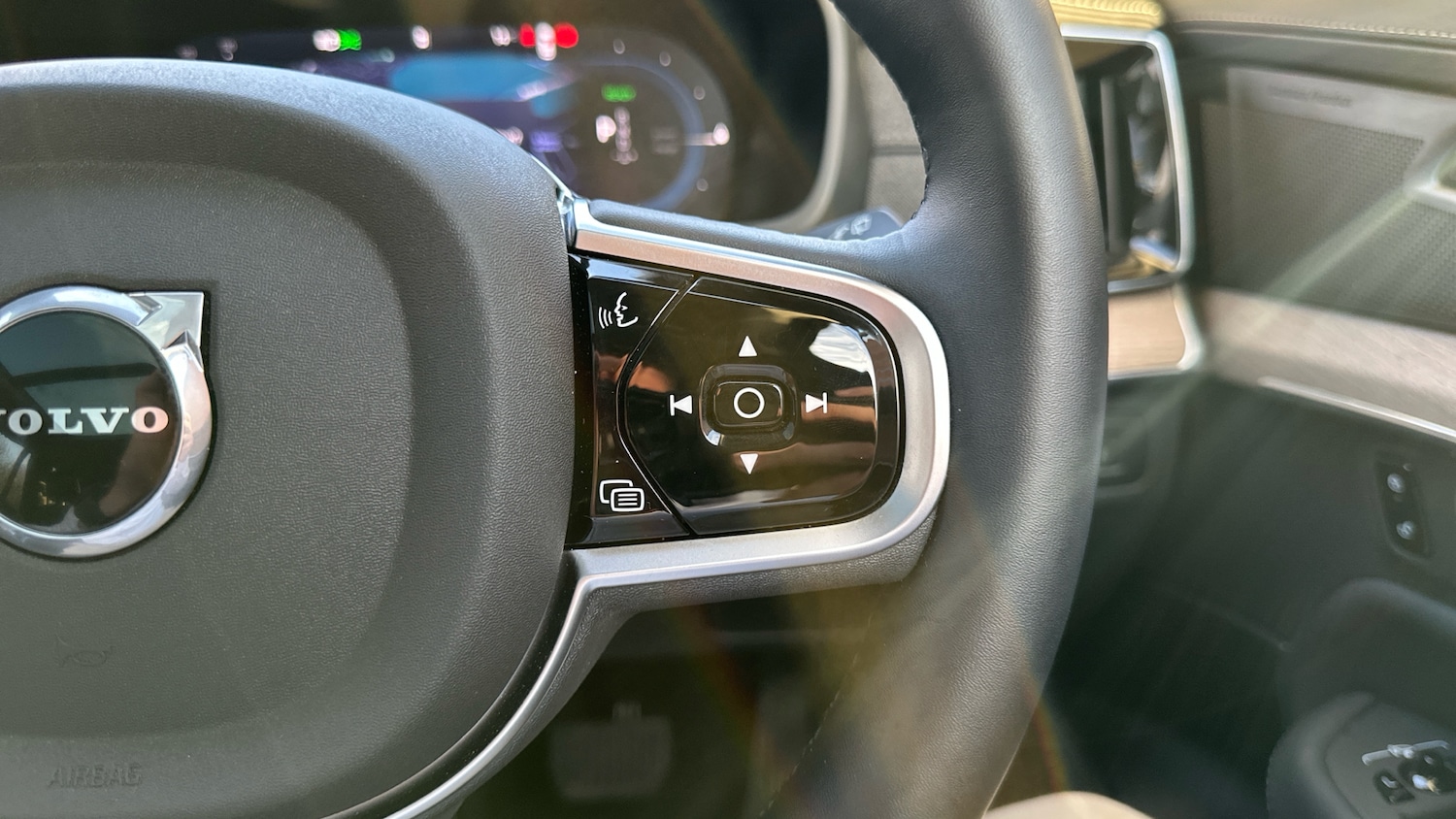 Used Volvo XC90 2025 for sale - 77062045: Photo 21