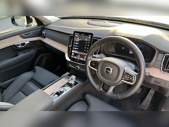 Used Volvo XC90 2025 for sale - 77062045: Photo