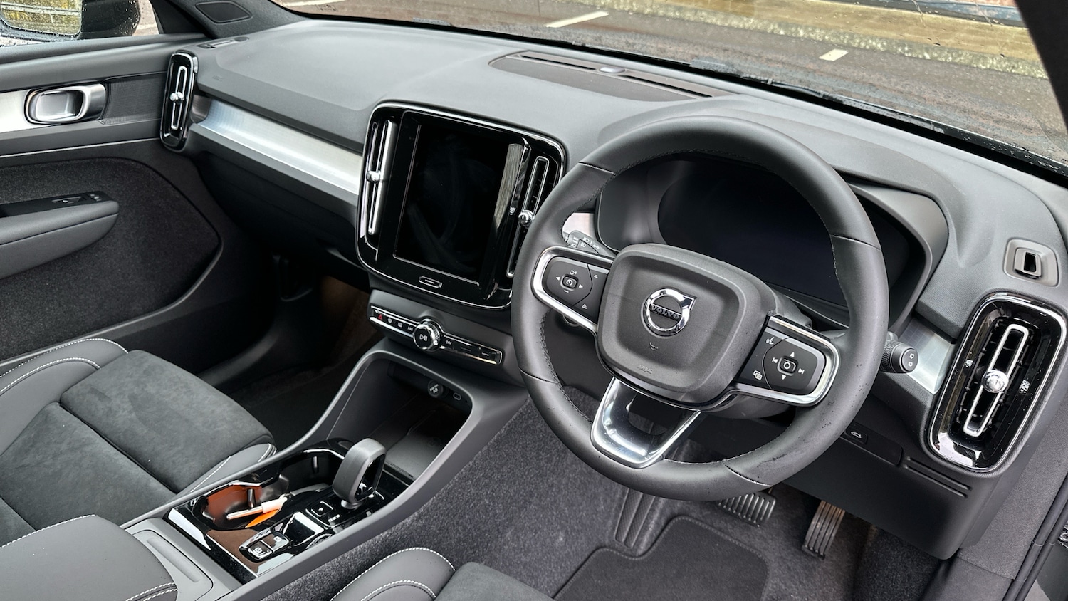 Used Volvo XC40 2025 for sale - 76895200: Photo 4