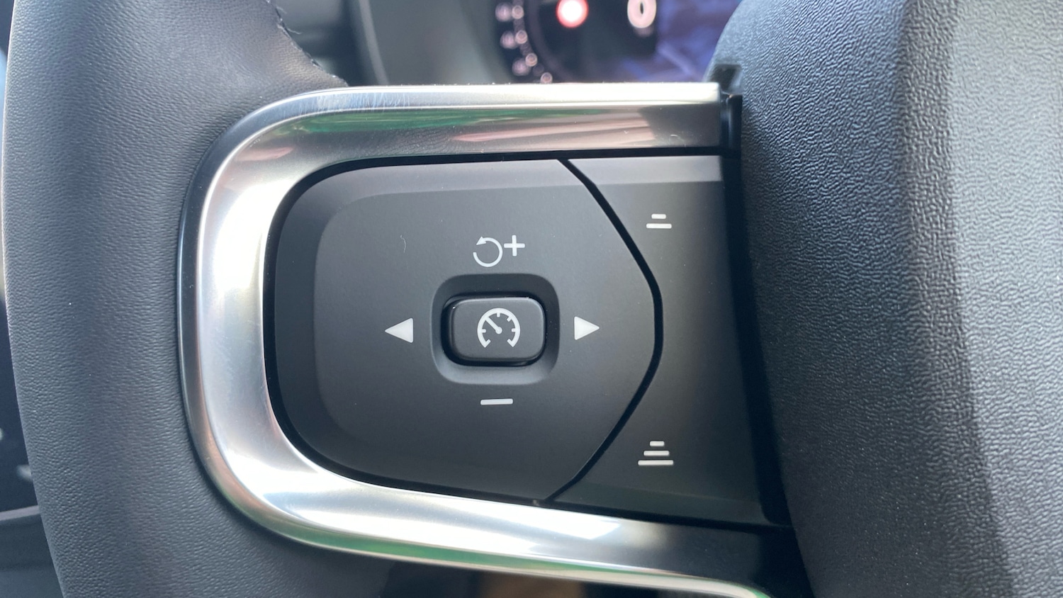 Used Volvo XC40 2025 for sale - 76895205: Photo 19