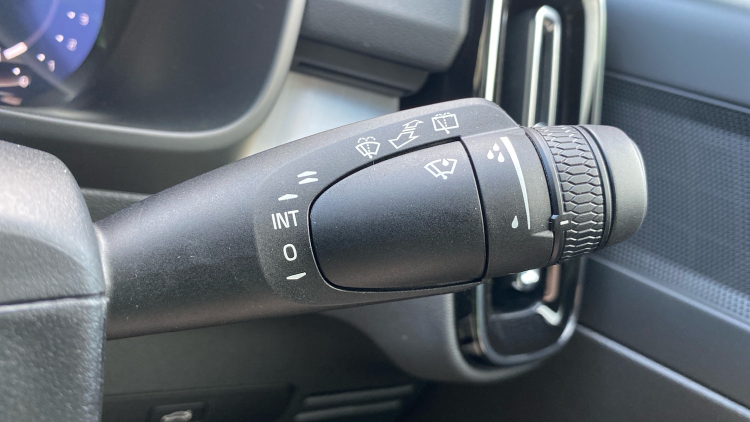 Used Volvo XC40 2025 for sale - 76895205: Photo 21