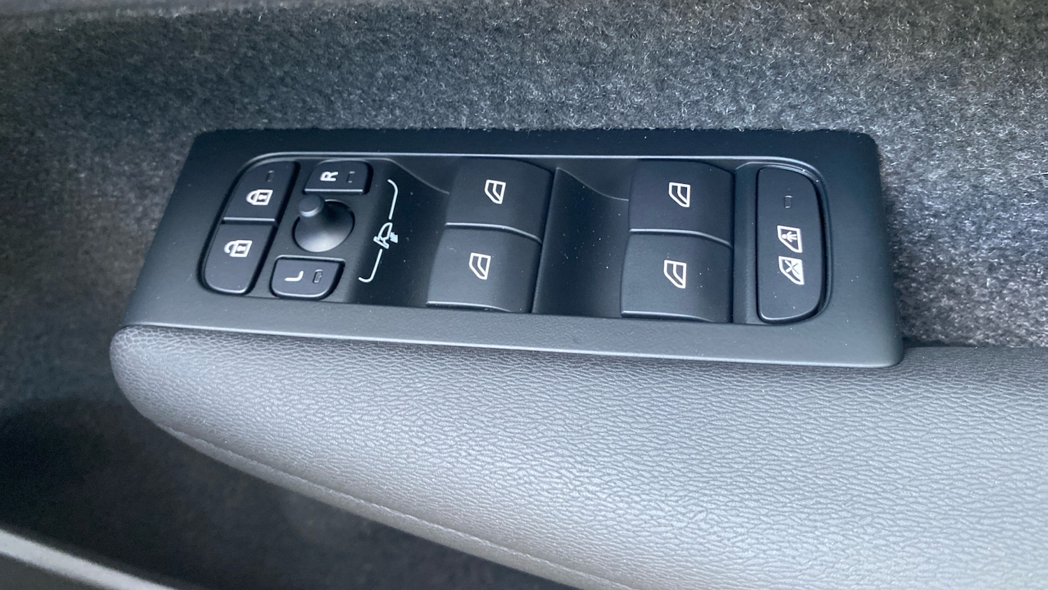 Used Volvo XC40 2025 for sale - 76895205: Photo 22