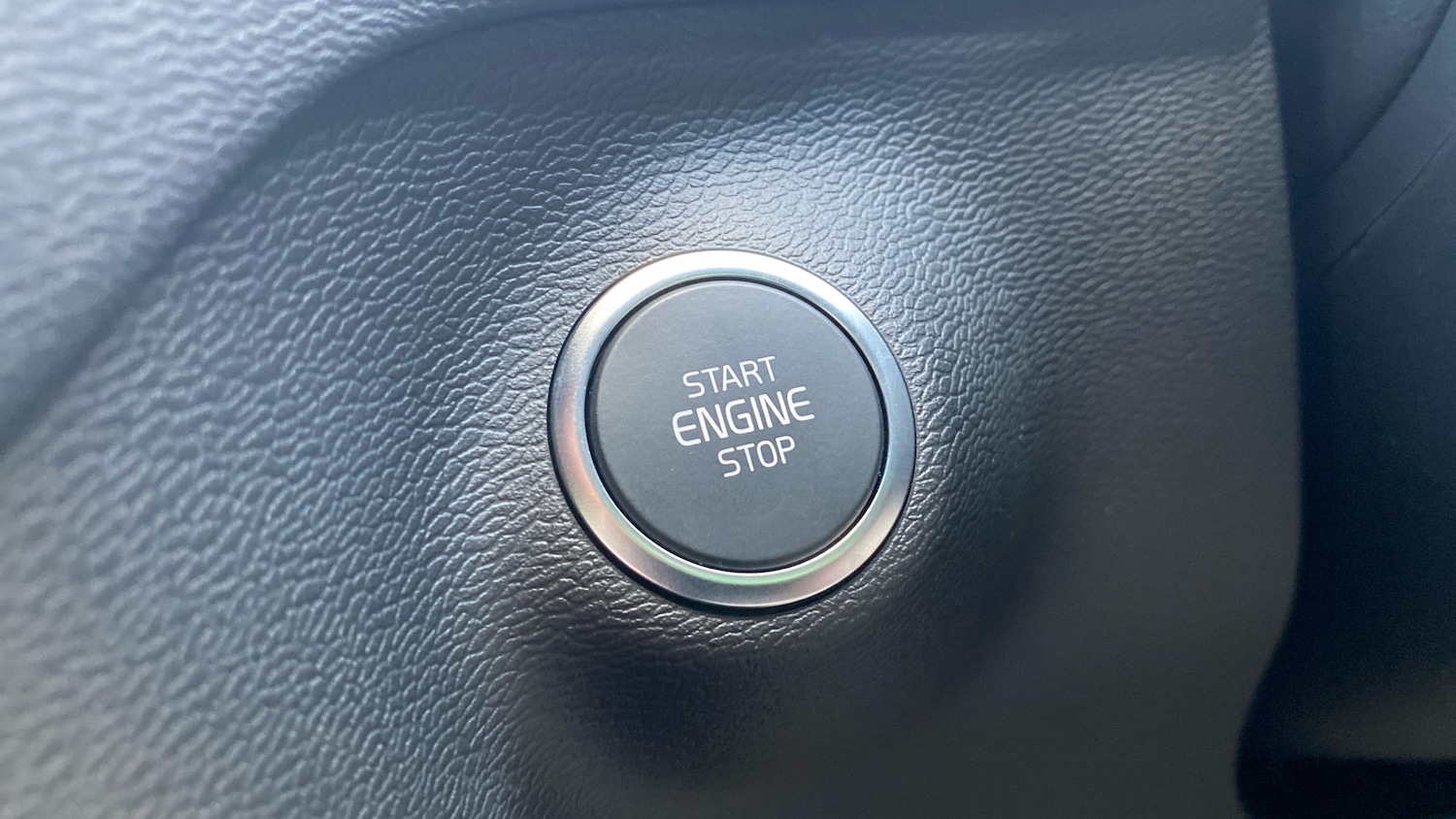 Used Volvo XC40 2025 for sale - 76895205: Photo 25