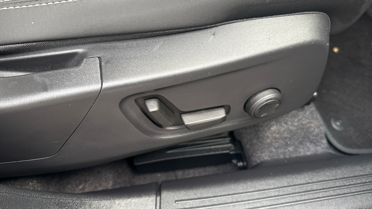 Used Volvo XC40 2025 for sale - 76818740: Photo 15