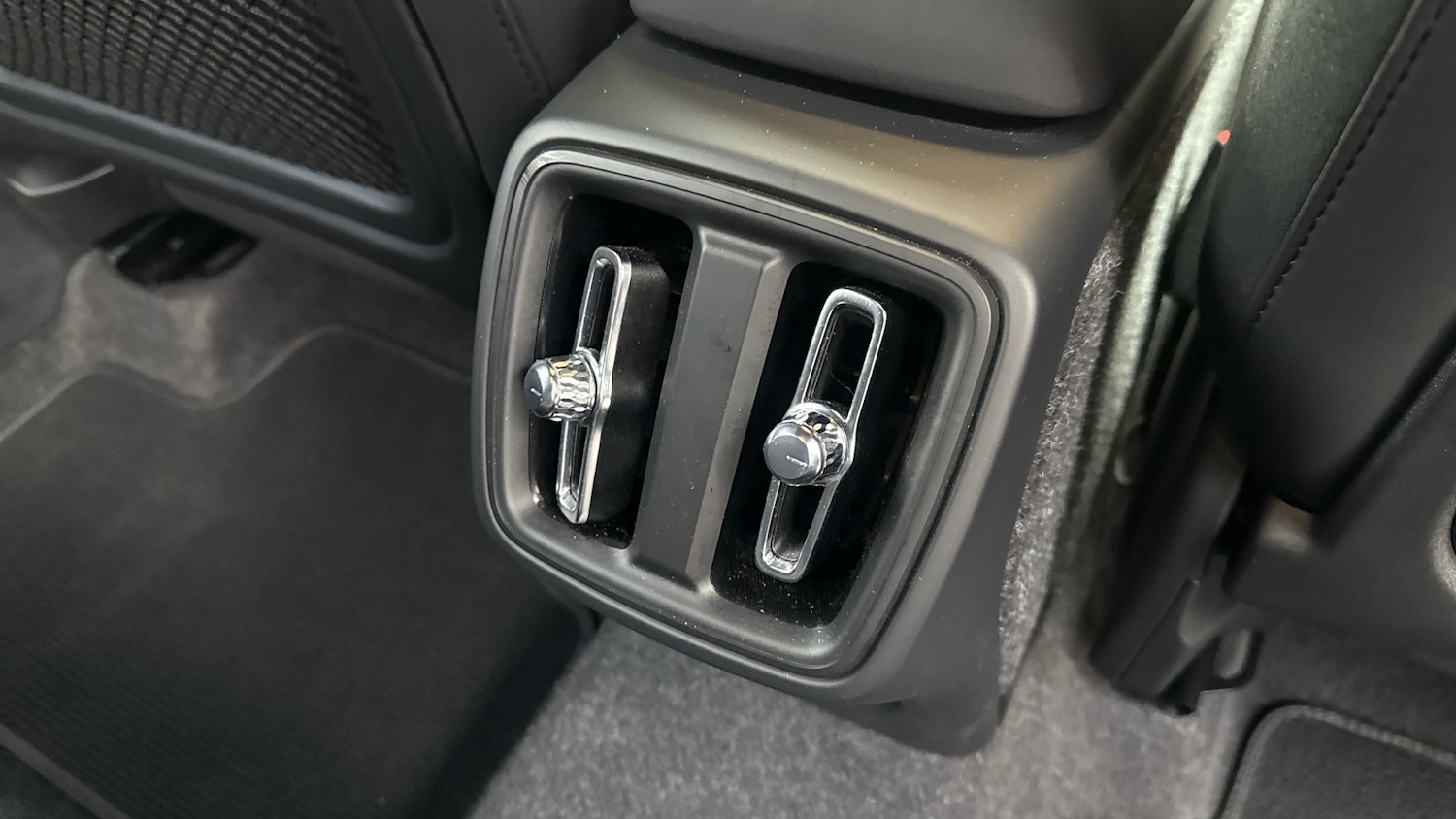 Used Volvo XC40 2025 for sale - 76818740: Photo 16