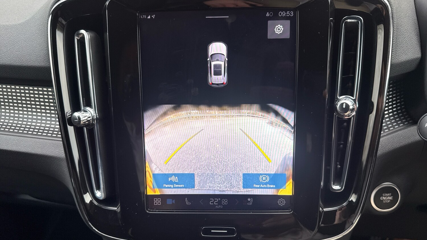 Used Volvo XC40 2025 for sale - 76818740: Photo 32