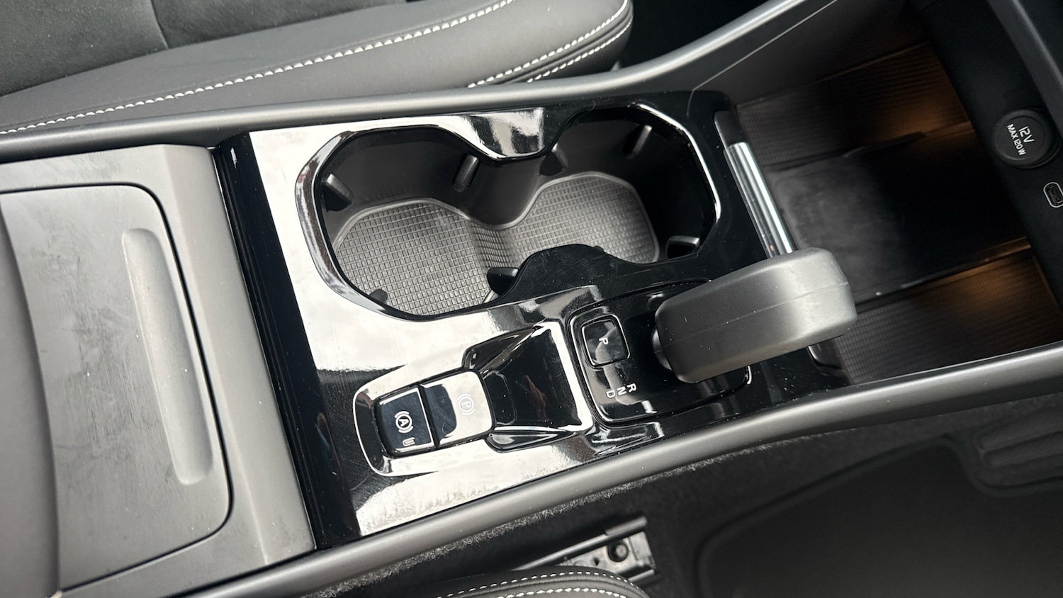 Used Volvo XC40 2025 for sale - 76818740: Photo 35