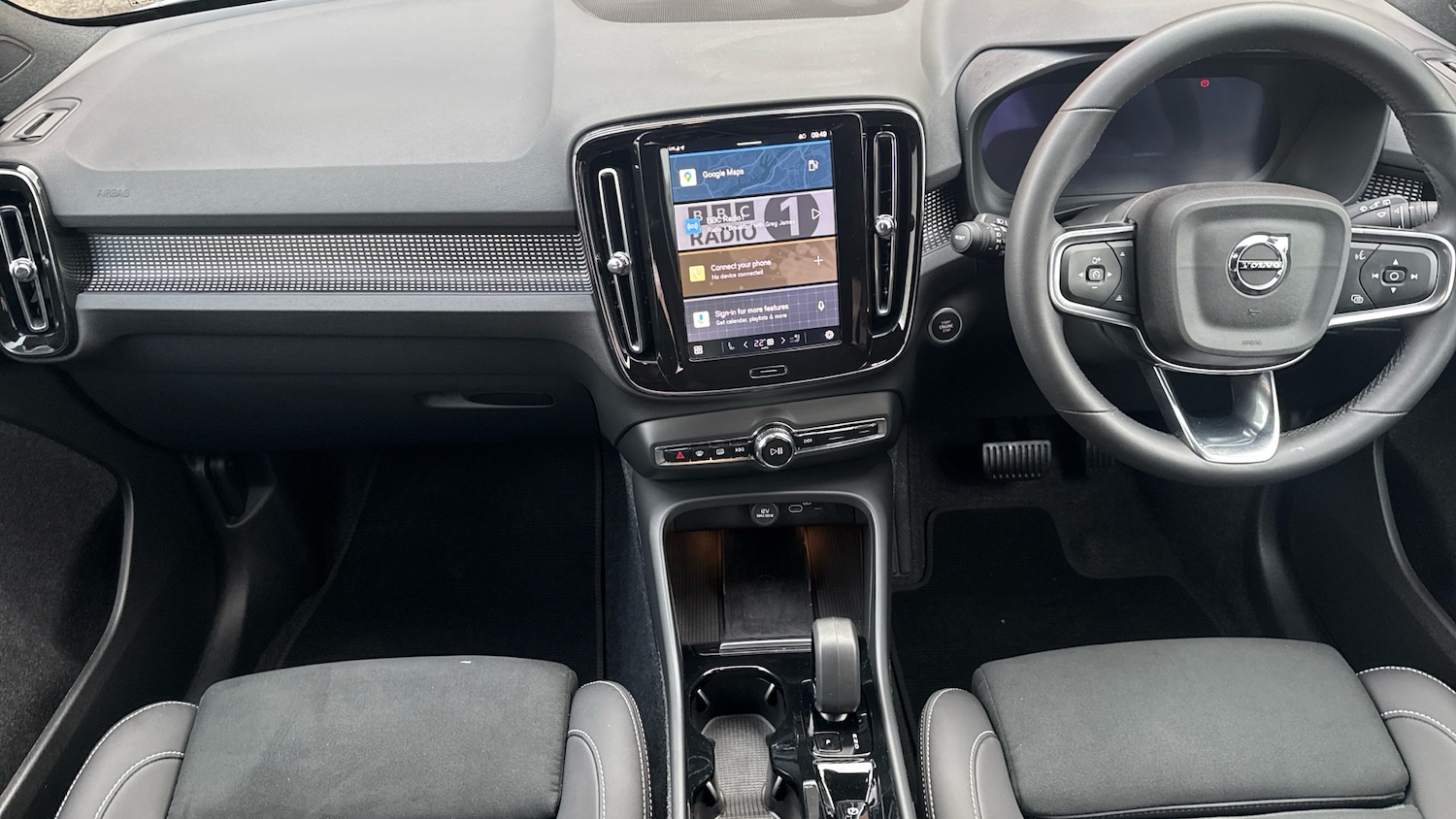 Used Volvo XC40 2025 for sale - 76818740: Photo 5