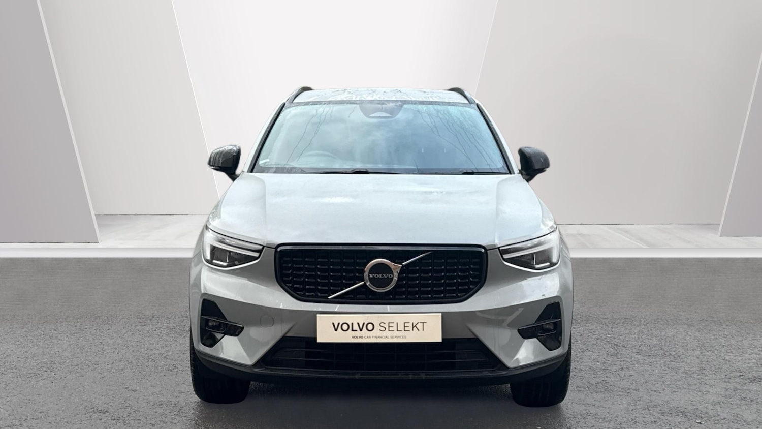 Used Volvo XC40 2025 for sale - 76818740: Photo 8