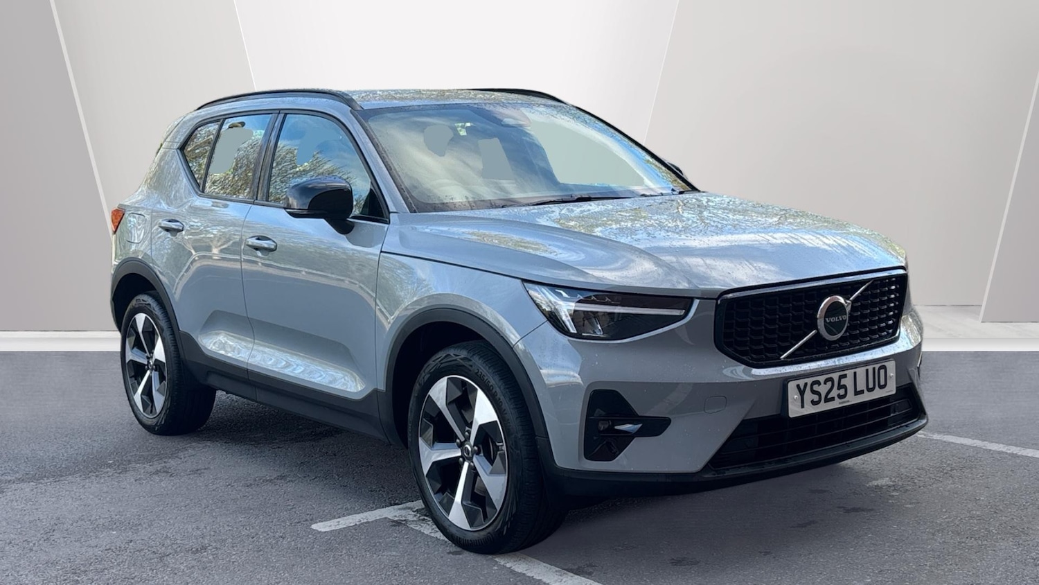 Used Volvo XC40 2025 for sale - 78150518: Photo 1