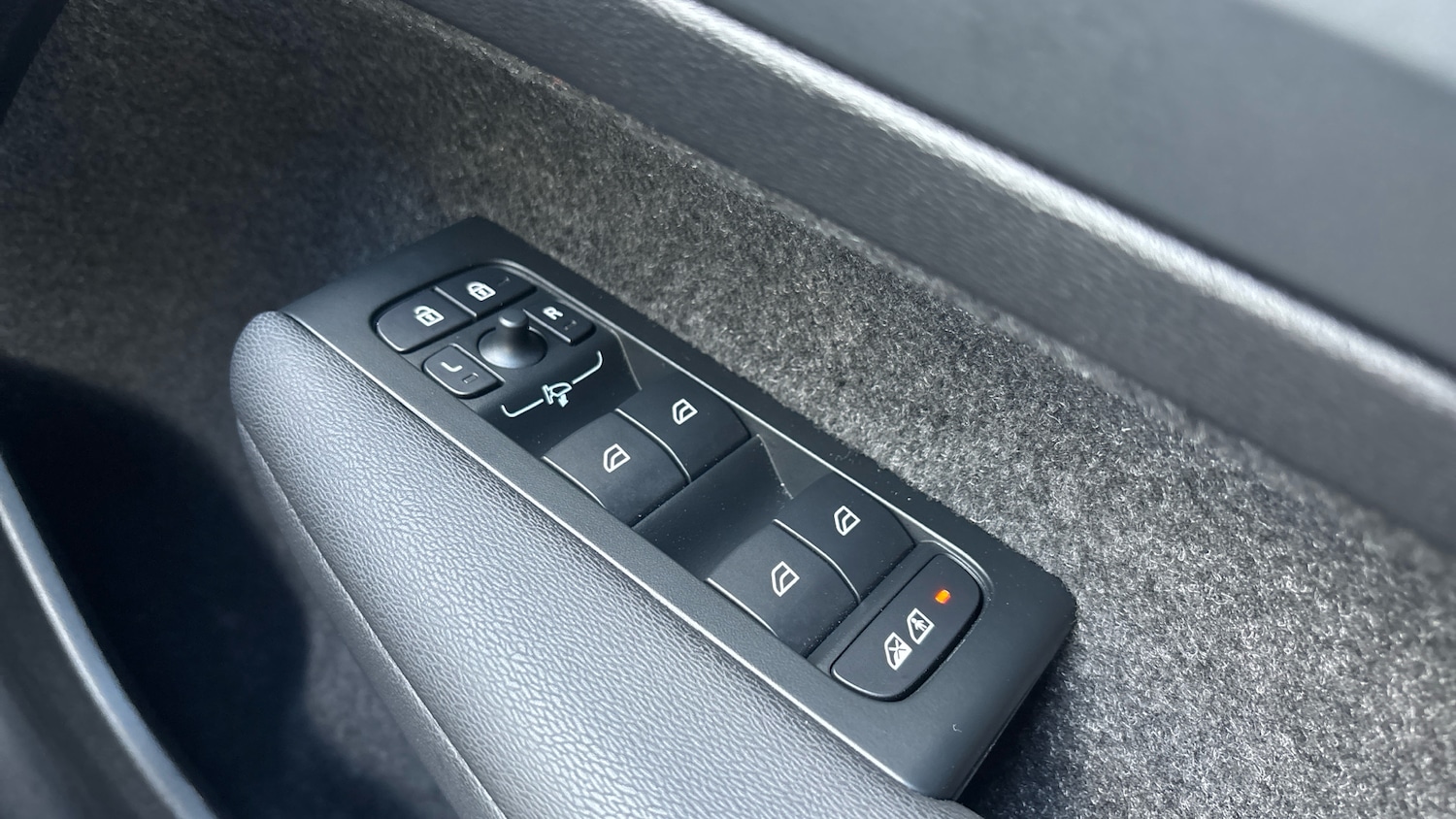 Used Volvo XC40 2025 for sale - 78150518: Photo 23