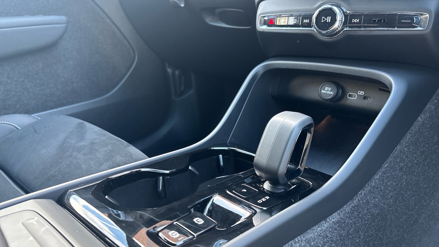 Used Volvo XC40 2025 for sale - 78150518: Photo 25