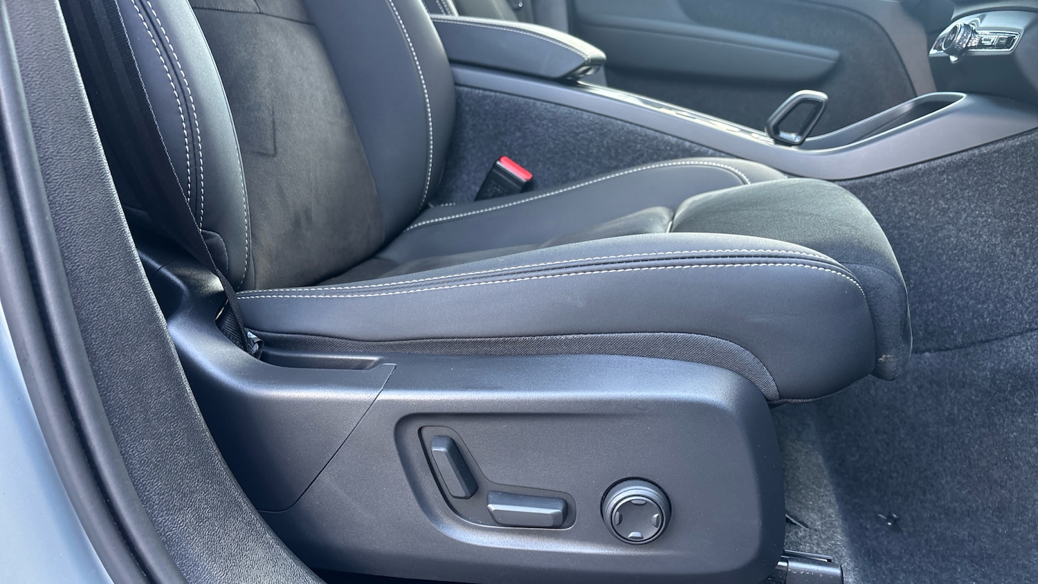 Used Volvo XC40 2025 for sale - 78150518: Photo 29