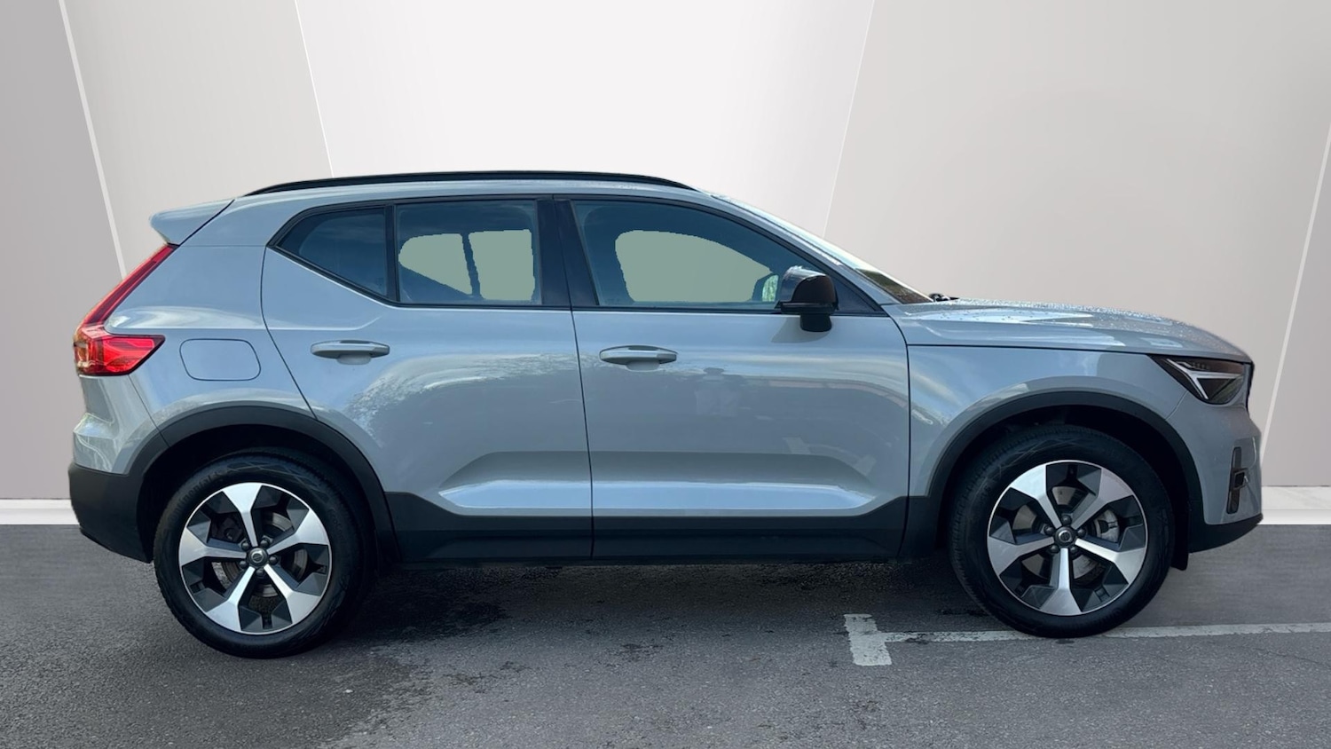 Used Volvo XC40 2025 for sale - 78150518: Photo 3