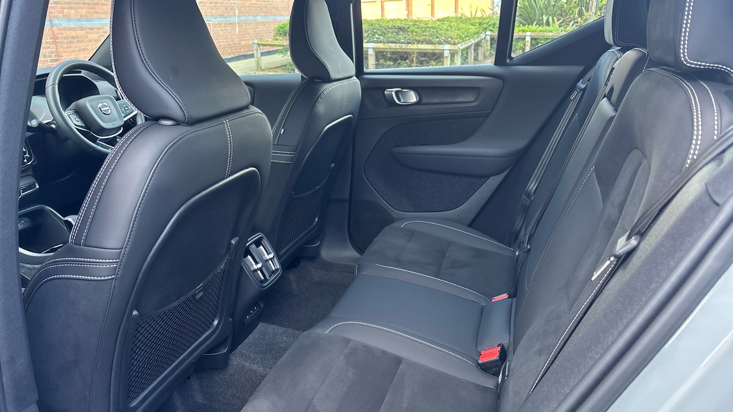 Used Volvo XC40 2025 for sale - 78150518: Photo 32