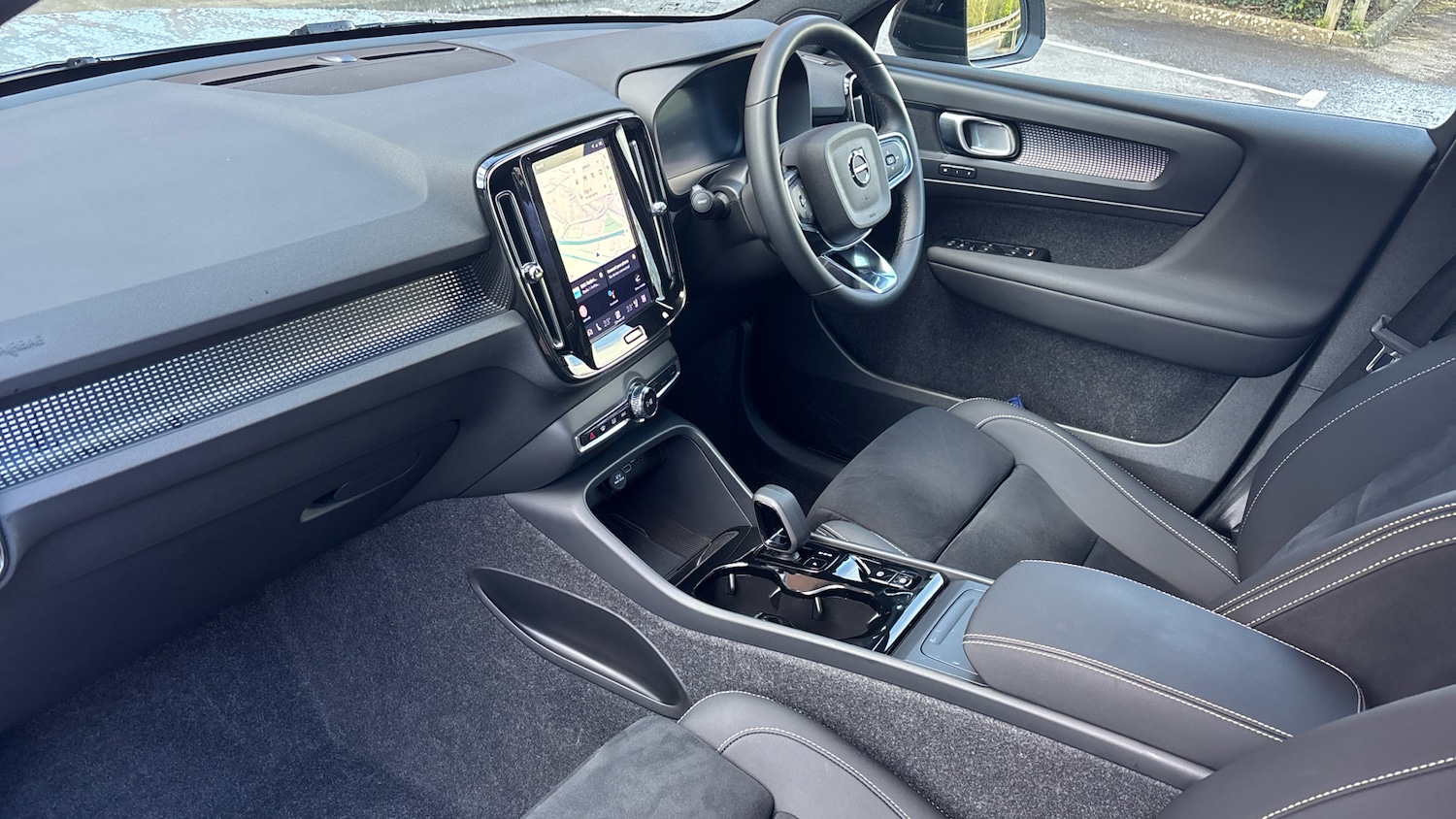 Used Volvo XC40 2025 for sale - 78150518: Photo 36