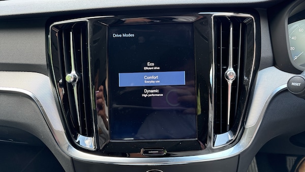 Used Volvo V60 2019 for sale - 75424640: Photo 32
