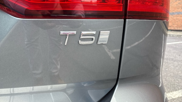 Used Volvo V60 2019 for sale - 75424640: Photo 35