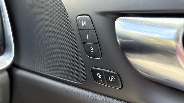 Used Volvo V60 2019 for sale - 75424640: Photo 39
