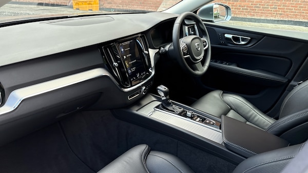 Used Volvo V60 2019 for sale - 75424640: Photo 4