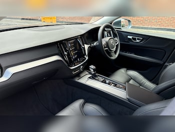 Used Volvo V60 2019 for sale - 75424640: Photo