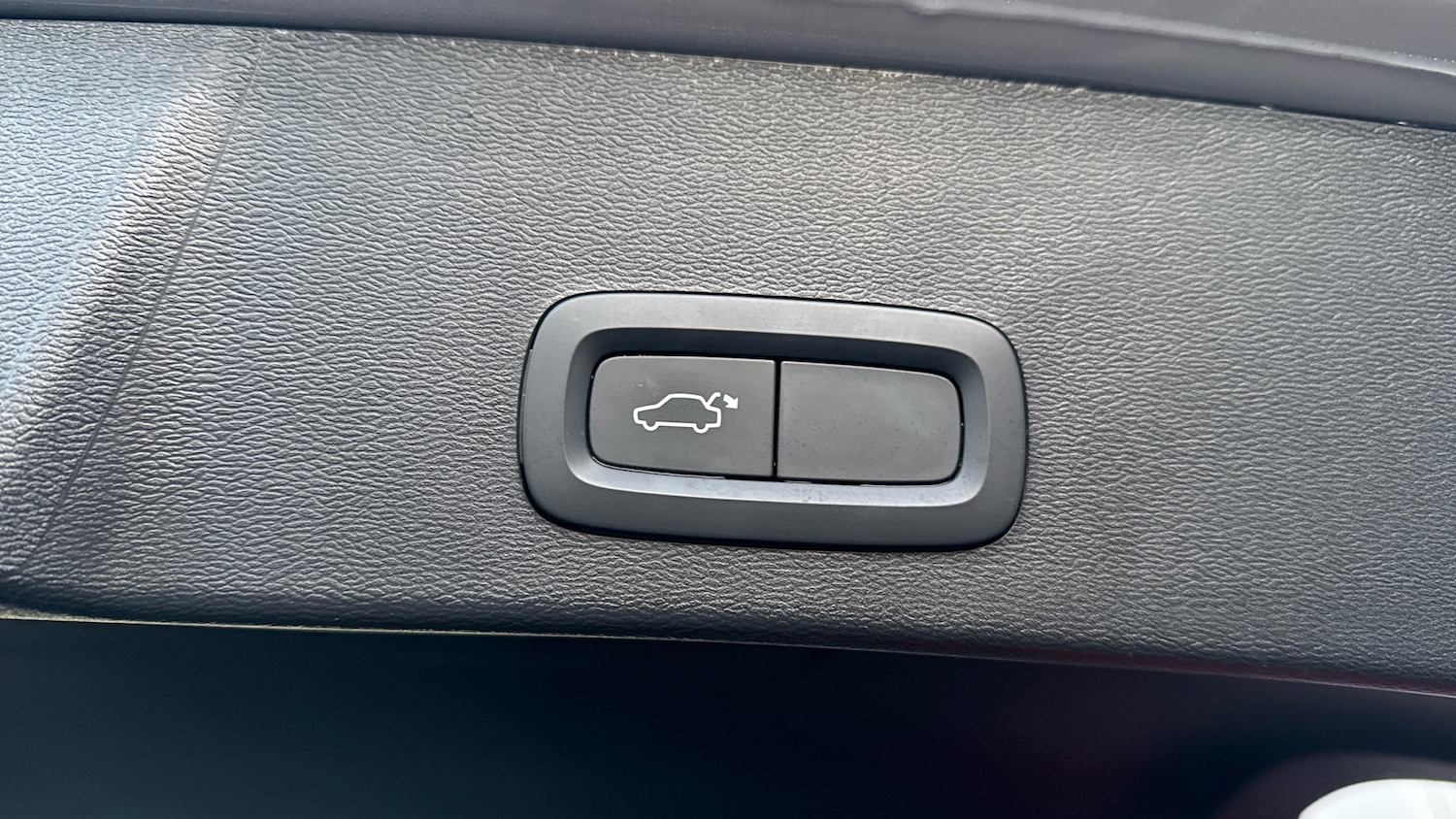 Used Volvo XC40 2023 for sale - 77151862: Photo 15