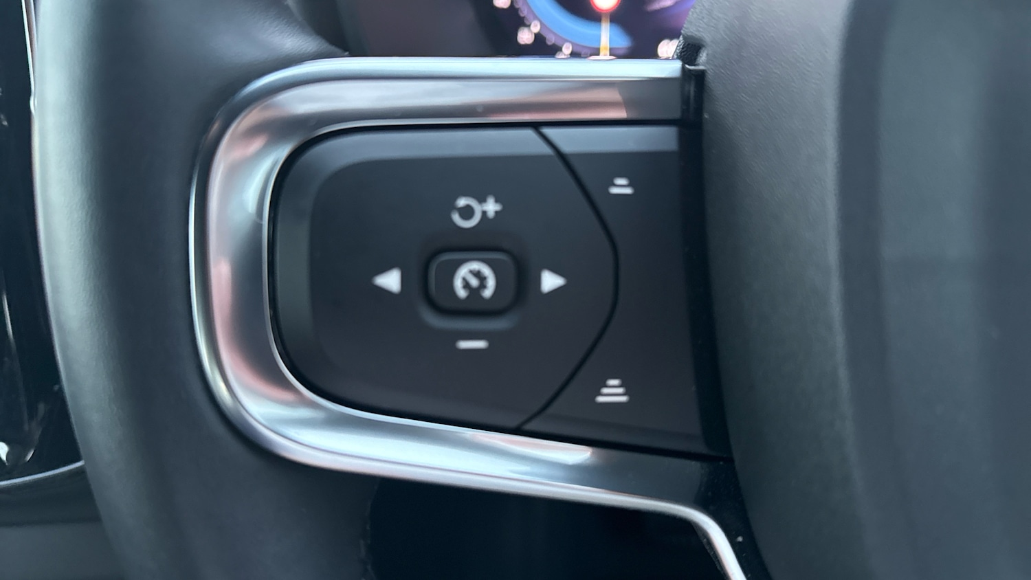 Used Volvo XC40 2023 for sale - 77151862: Photo 21