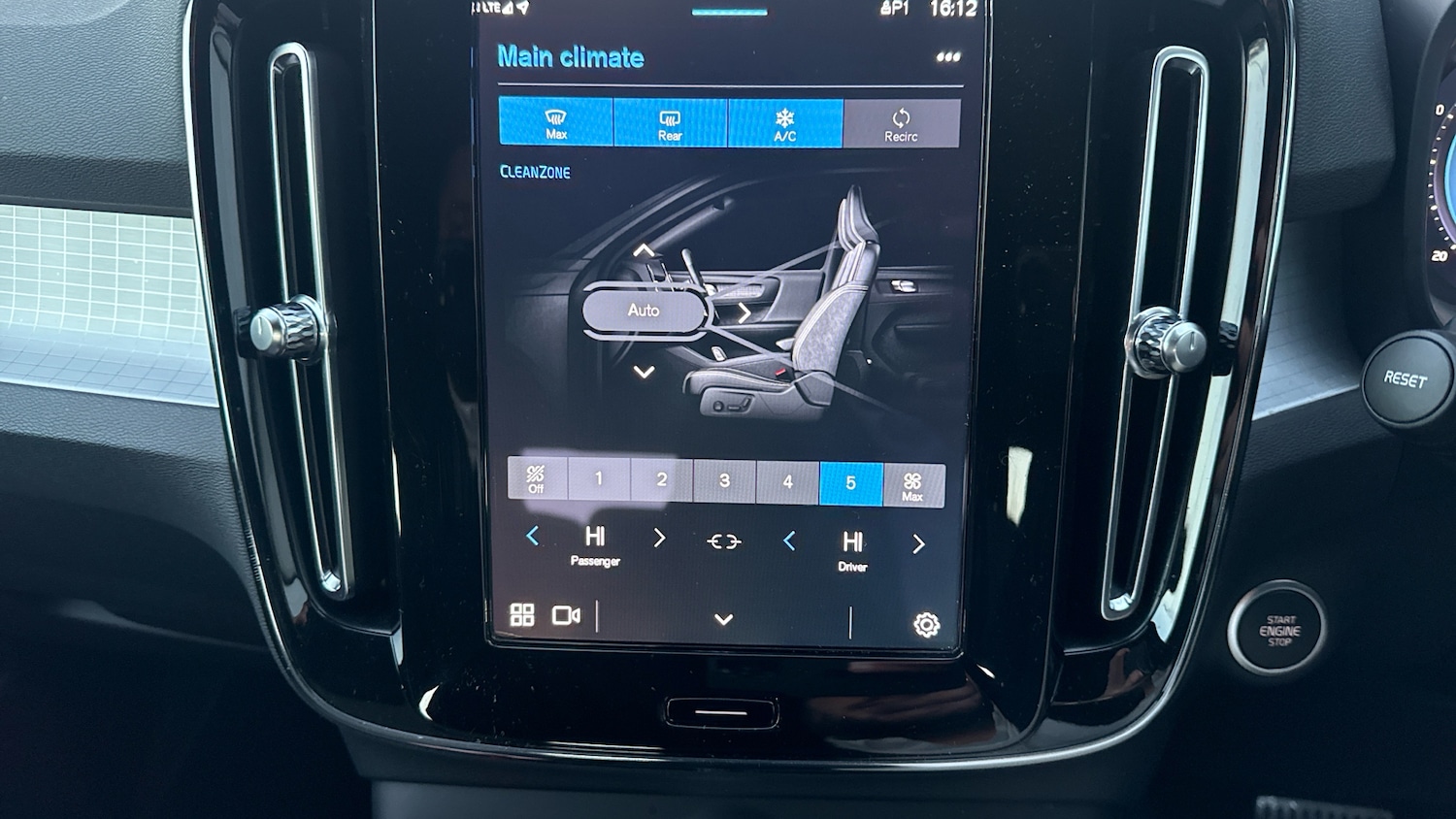 Used Volvo XC40 2023 for sale - 77151862: Photo 28