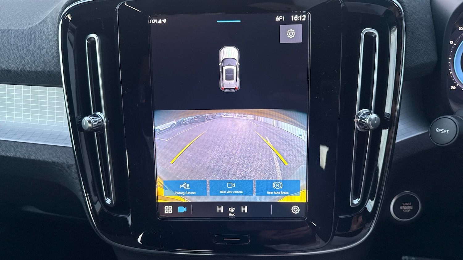 Used Volvo XC40 2023 for sale - 77151862: Photo 29