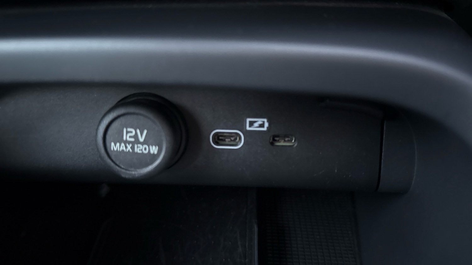 Used Volvo XC40 2023 for sale - 77151862: Photo 38