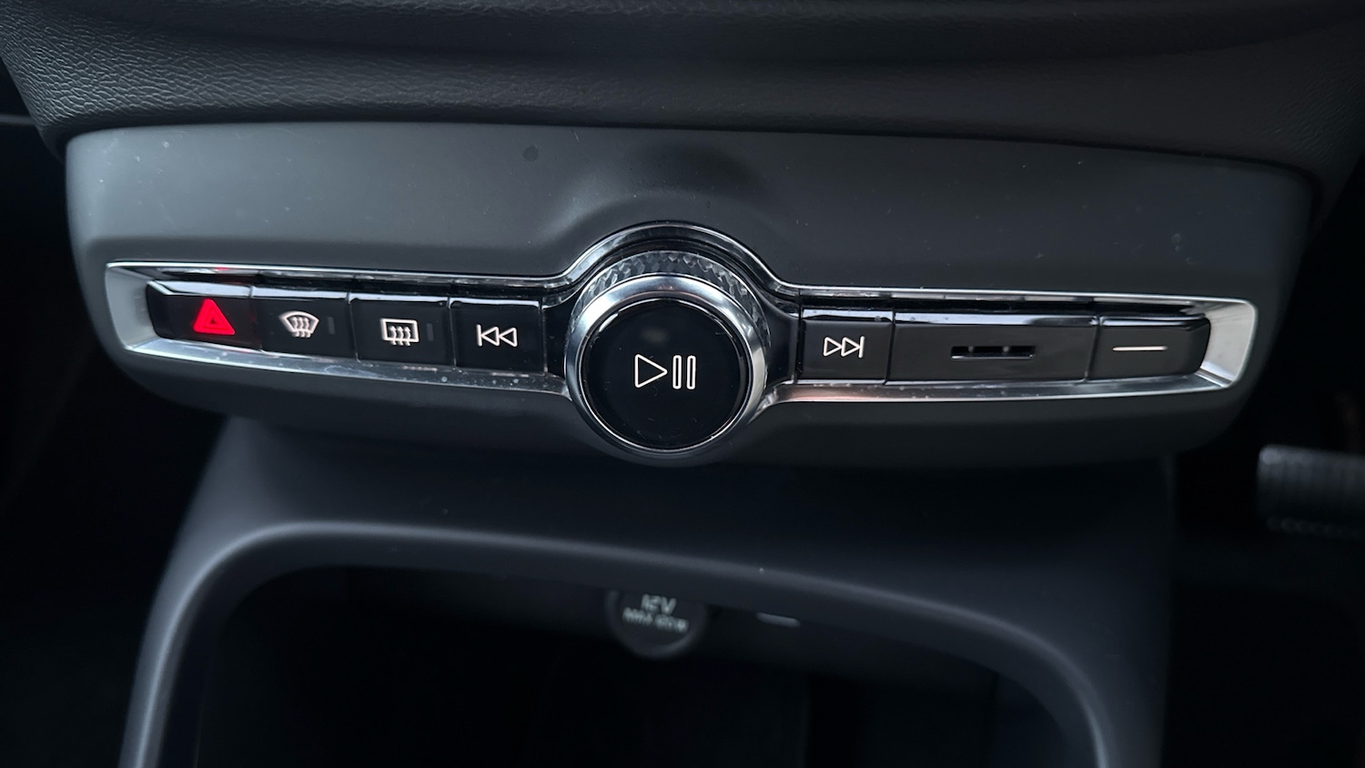 Used Volvo XC40 2023 for sale - 77151862: Photo 41