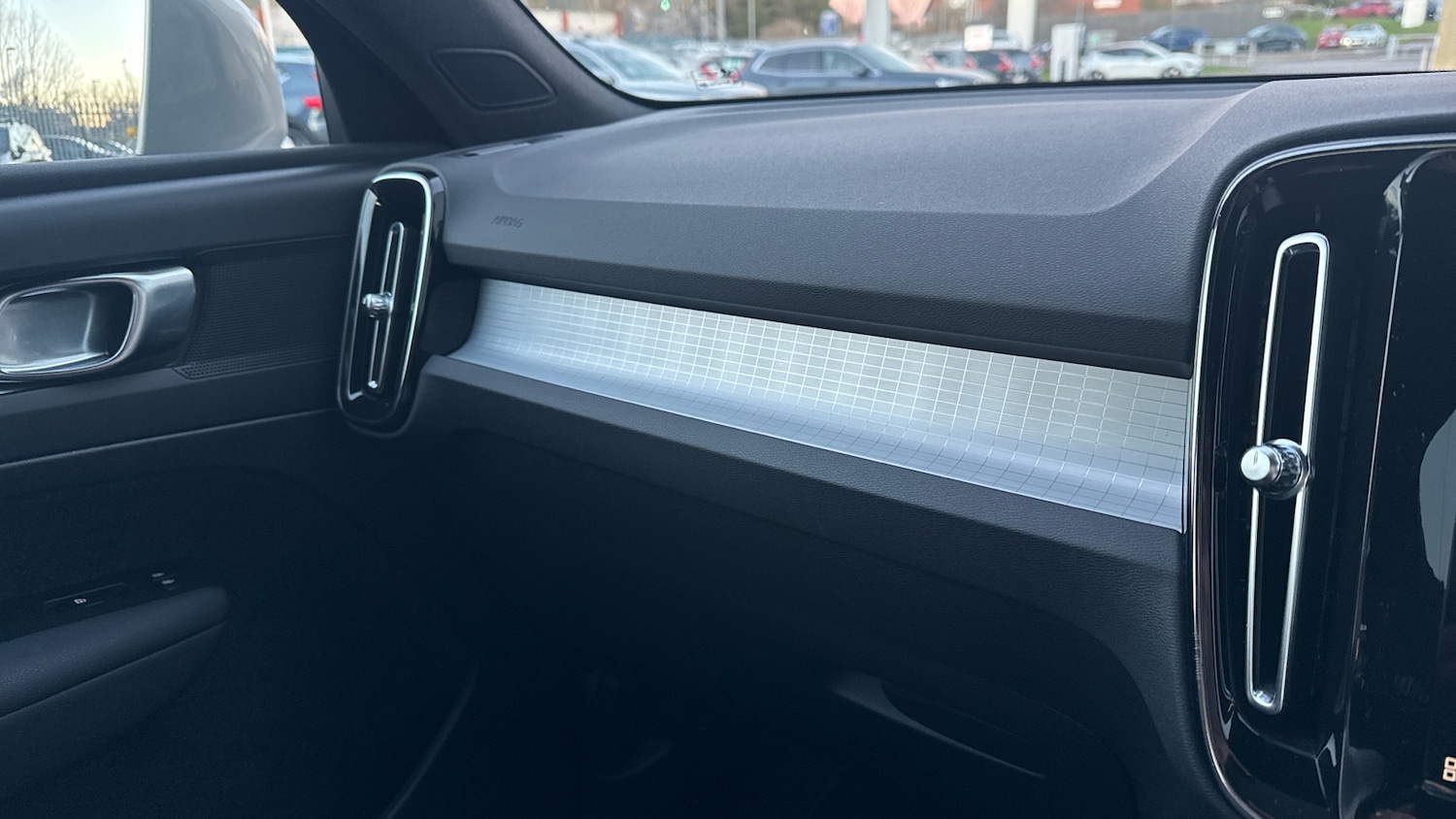 Used Volvo XC40 2023 for sale - 77151862: Photo 42