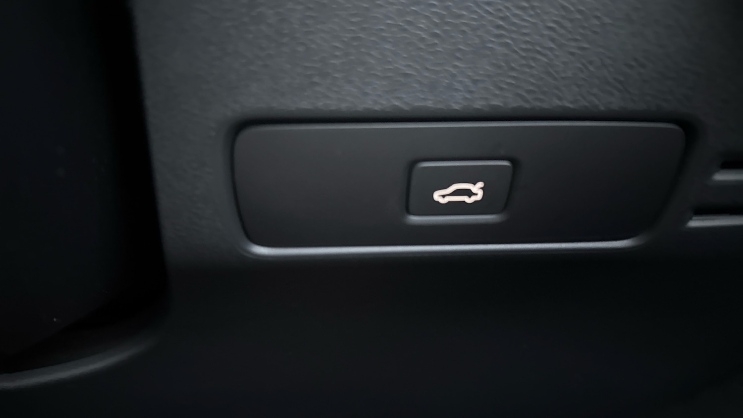 Used Volvo XC40 2023 for sale - 77151862: Photo 48