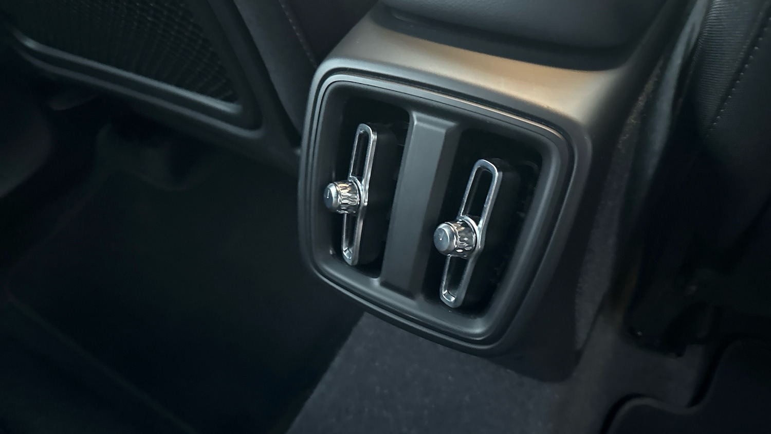 Used Volvo XC40 2023 for sale - 77151862: Photo 49