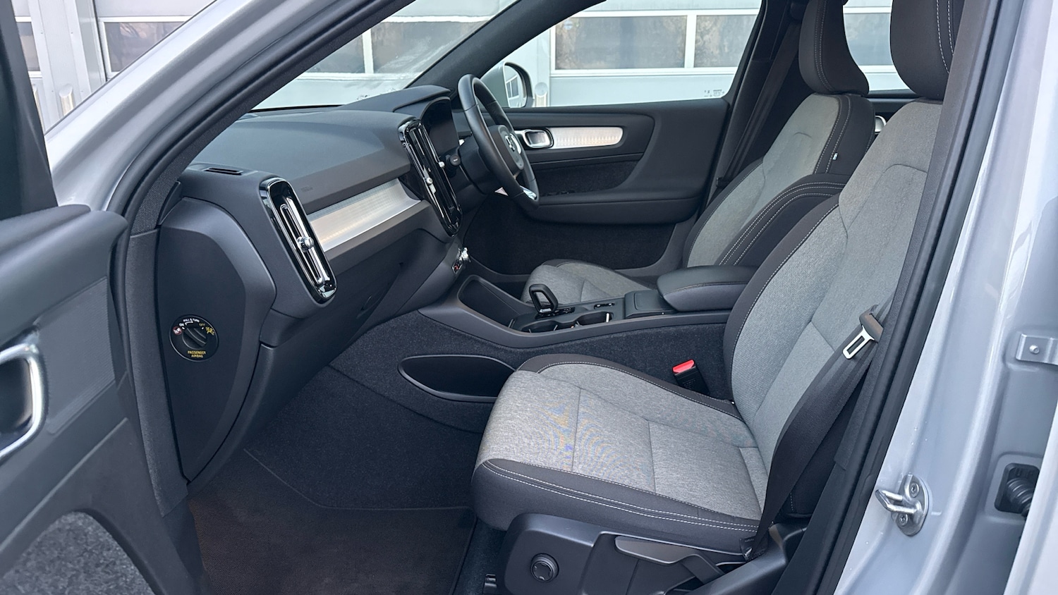 Used Volvo XC40 2023 for sale - 77151862: Photo 58