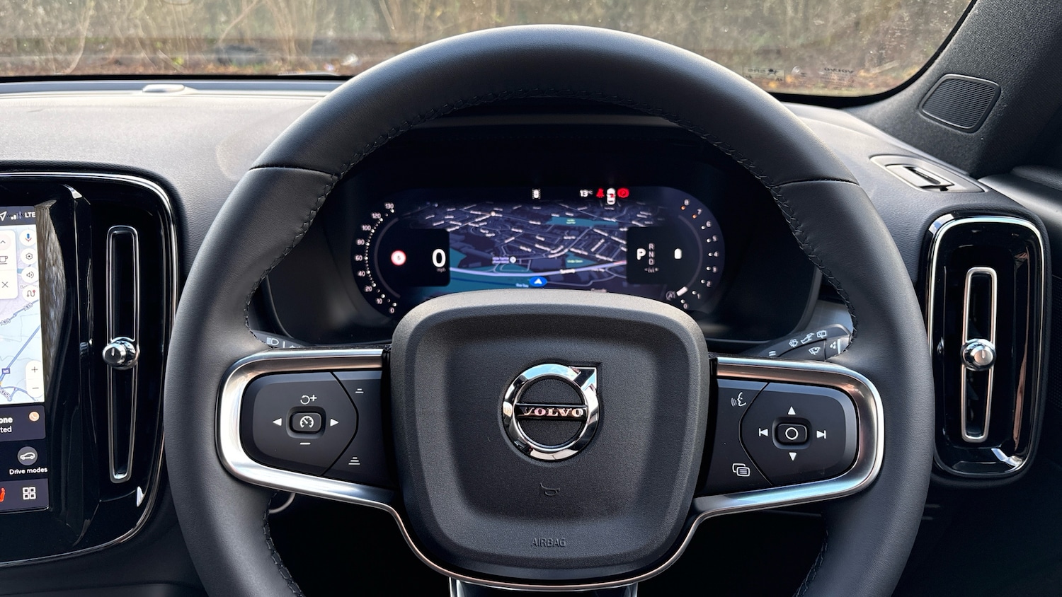 Used Volvo XC40 2025 for sale - 76895206: Photo 10