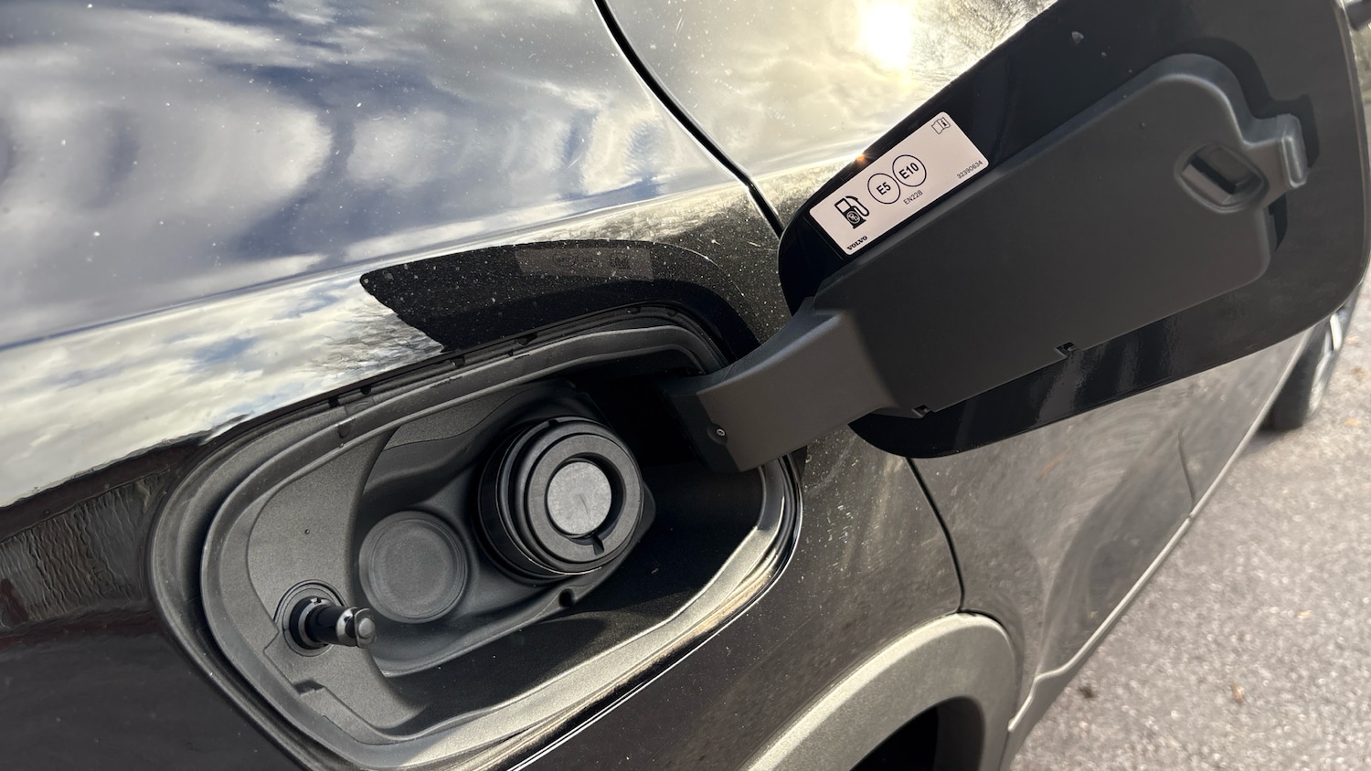 Used Volvo XC40 2025 for sale - 76895206: Photo 15