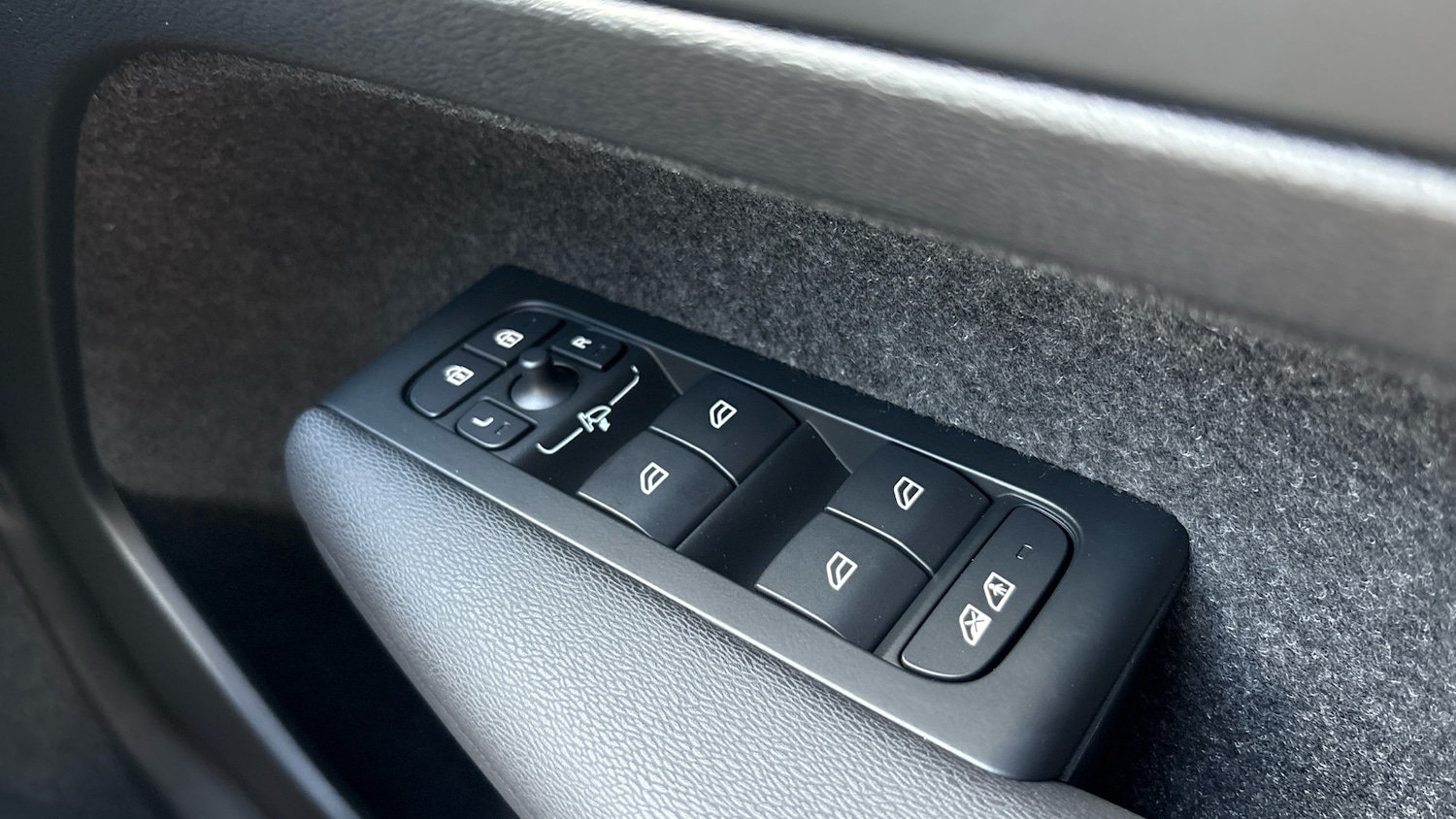 Used Volvo XC40 2025 for sale - 76895206: Photo 23