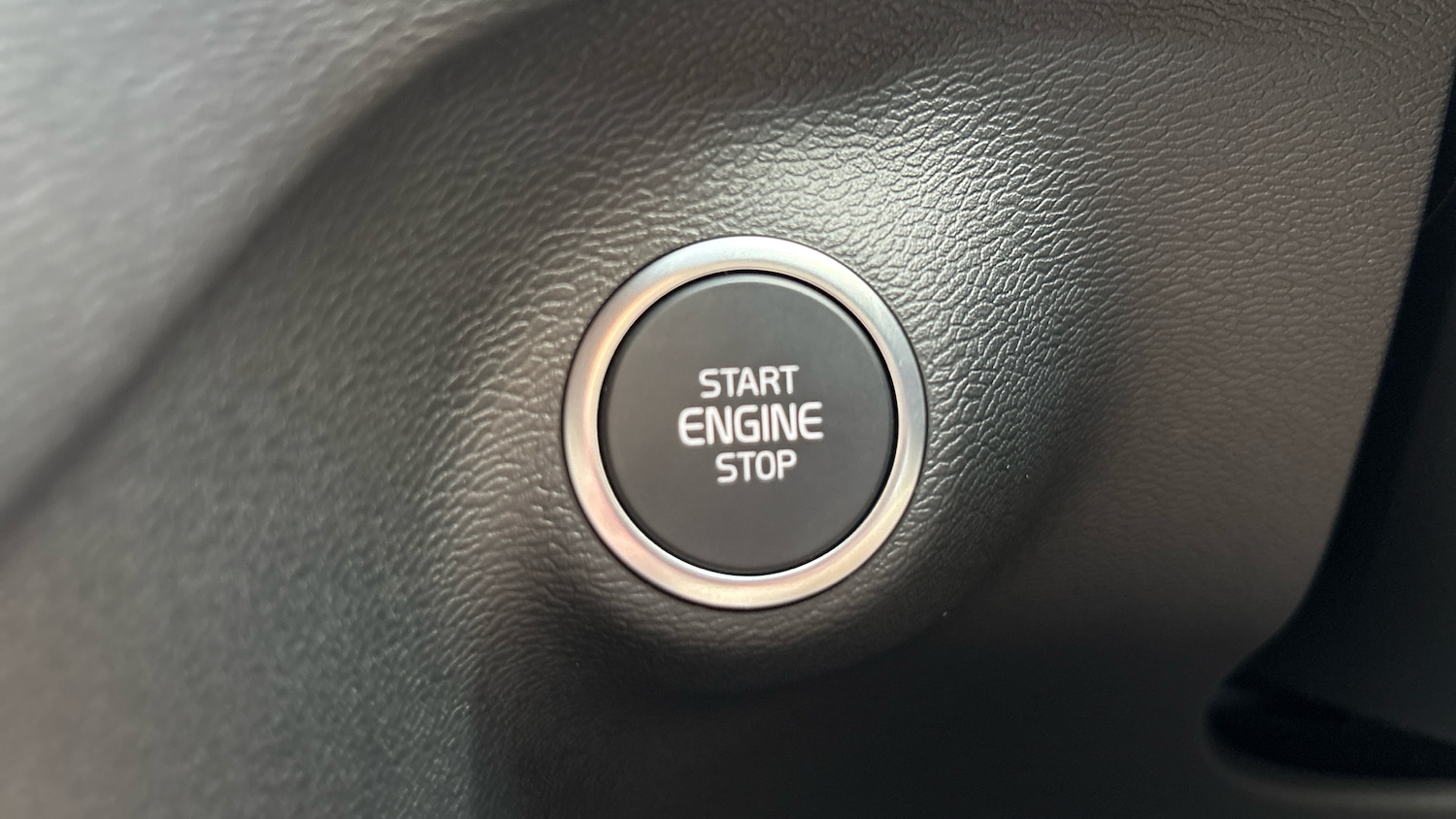 Used Volvo XC40 2025 for sale - 76895206: Photo 25