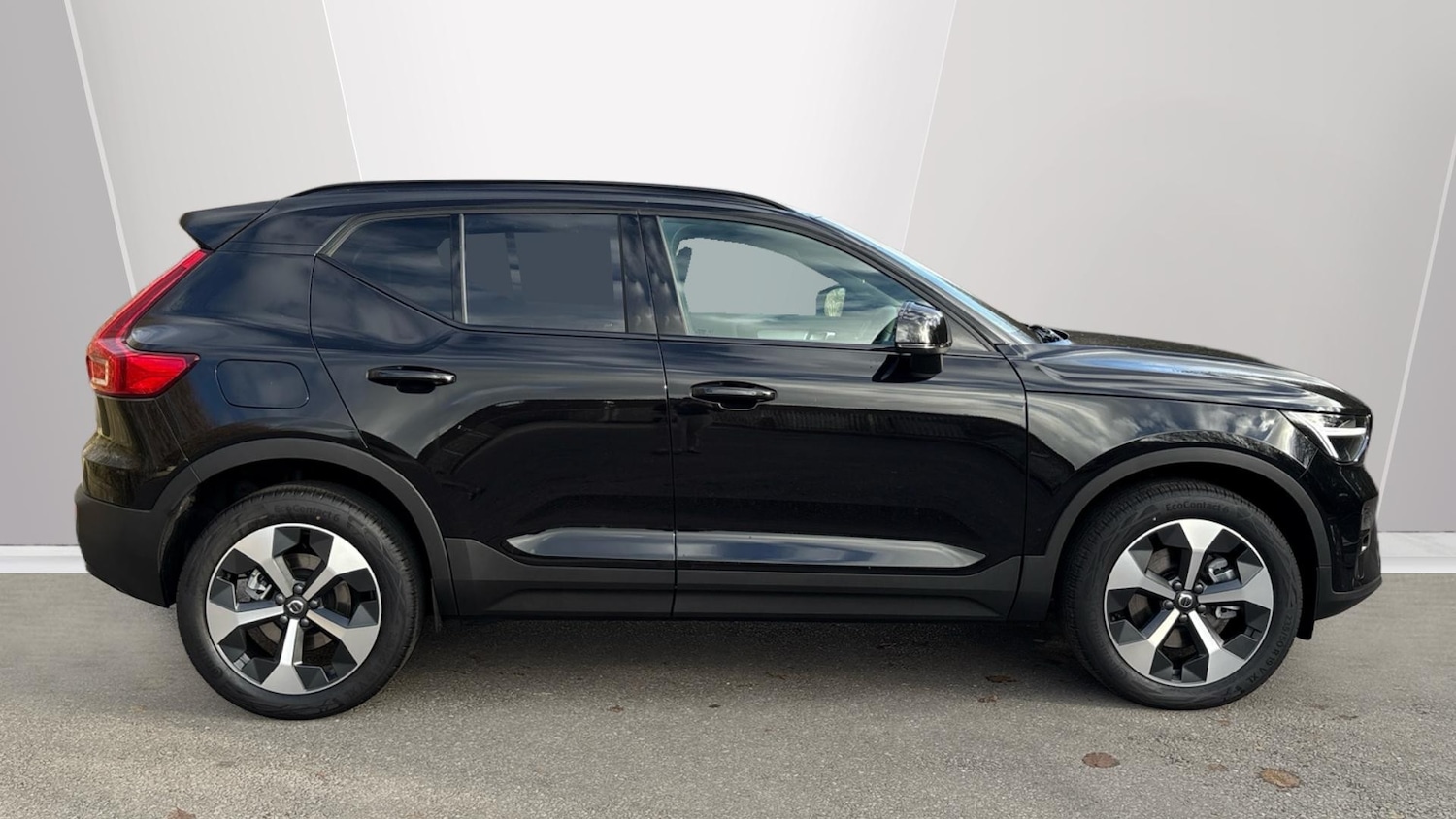 Used Volvo XC40 2025 for sale - 76895206: Photo 3