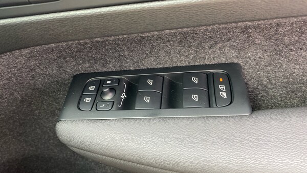 Used Volvo XC40 2025 for sale - 75381359: Photo 25
